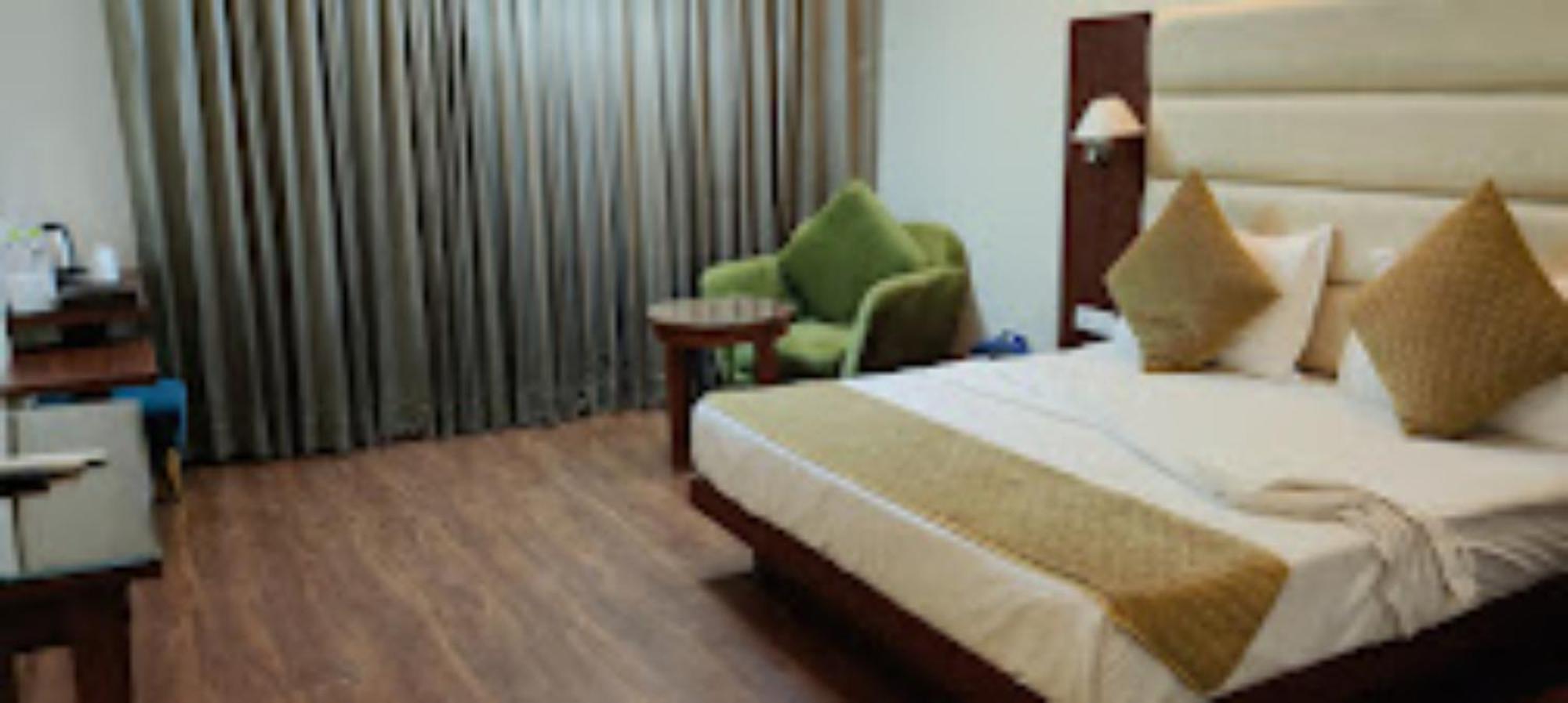 Hotel Punjab , Saharanpur Exteriör bild